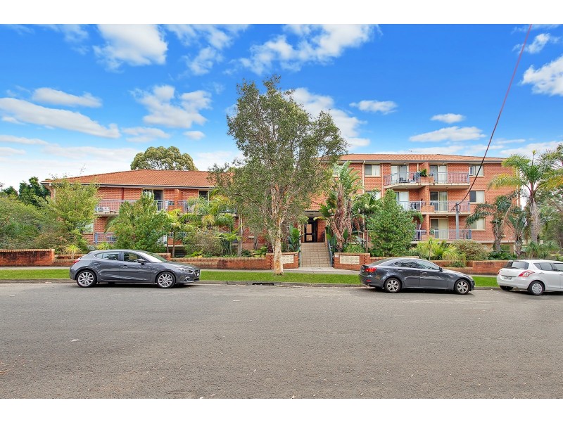 2/5-9 Marlene Crescent, Greenacre NSW 2190