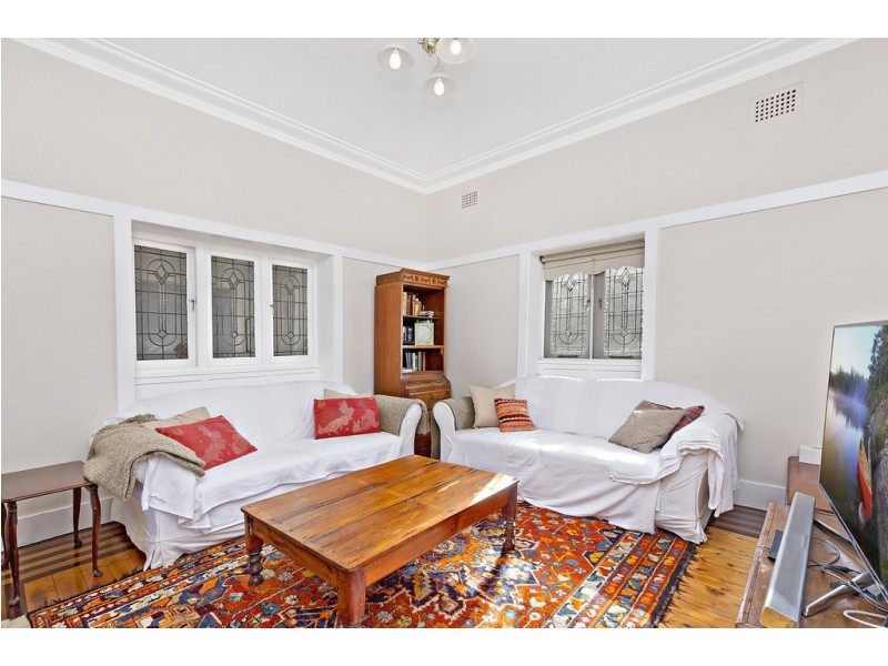 4 Oaklands Avenue, Summer Hill NSW 2130