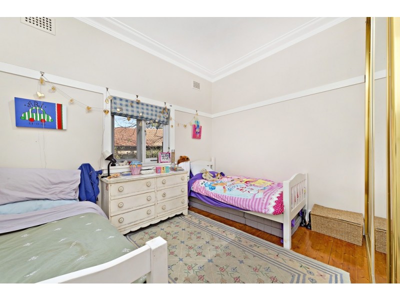 4 Oaklands Avenue, Summer Hill NSW 2130
