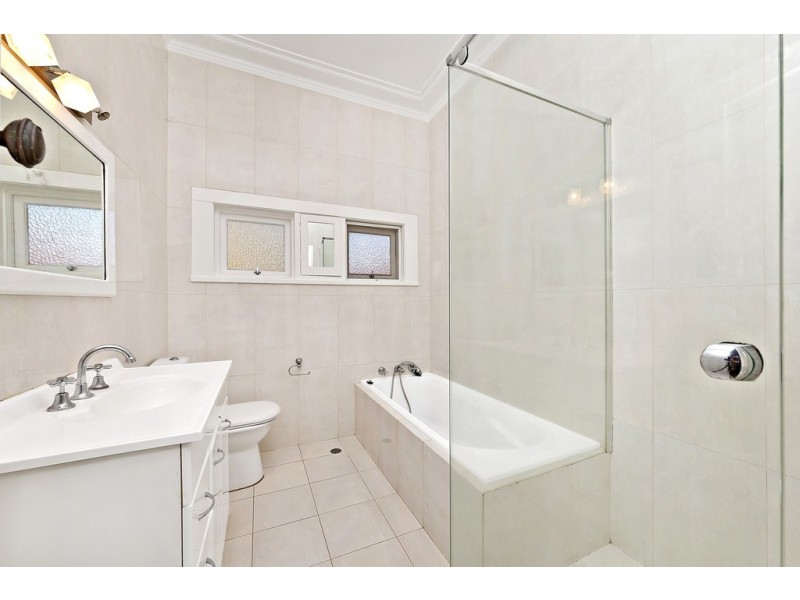 4 Oaklands Avenue, Summer Hill NSW 2130