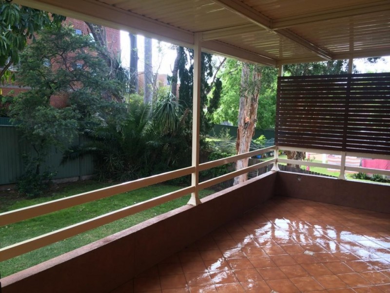 2/16 Jubilee Ave, Carlton NSW 2218