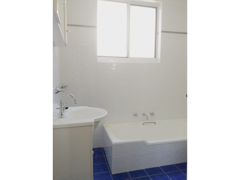 2/16 Jubilee Ave, Carlton NSW 2218