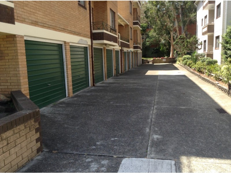 2/16 Jubilee Ave, Carlton NSW 2218