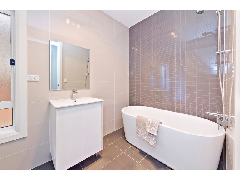 1 Weil Avenue, Croydon Park NSW 2133