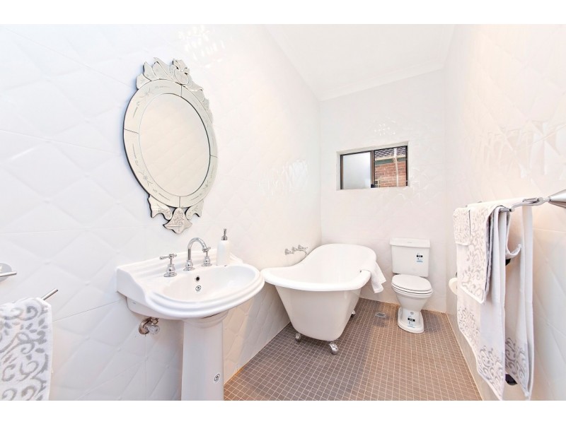 1 Weil Avenue, Croydon Park NSW 2133