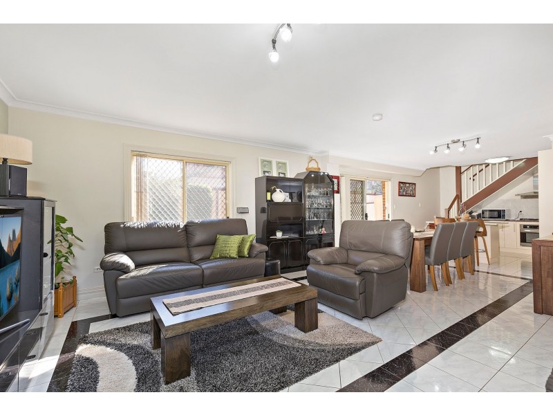 13/4-38 Roberts Road, Greenacre NSW 2190