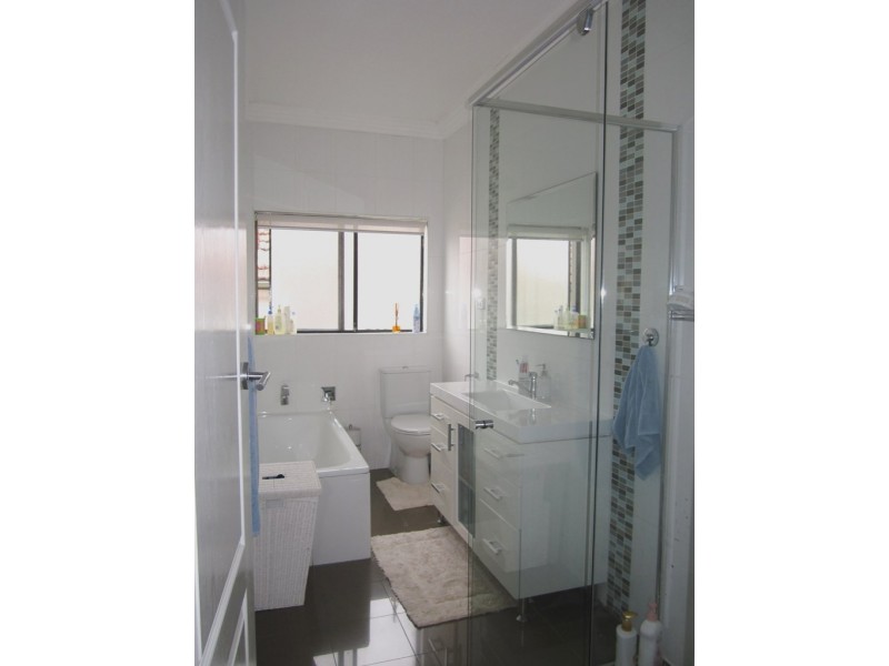 68 Ludgate Street, Roselands NSW 2196