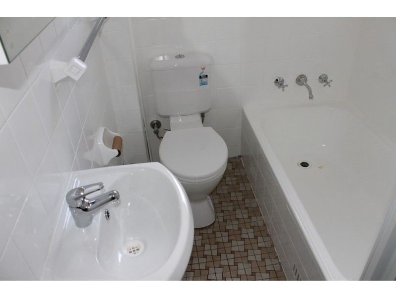 2/28 Mckern Street, Campsie NSW 2194