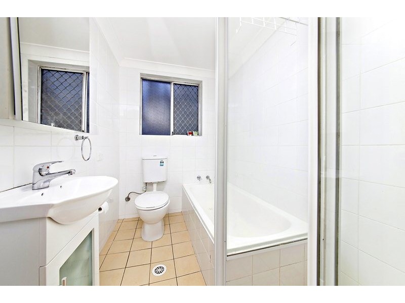 2/90 Alt Street, Ashfield NSW 2131