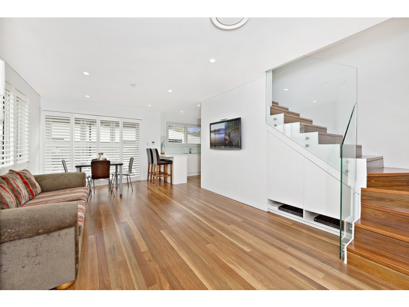 1/10 Thorncraft Parade, Campsie NSW 2194