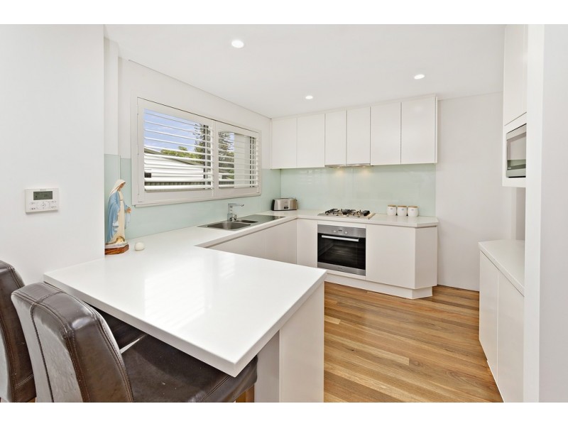 1/10 Thorncraft Parade, Campsie NSW 2194