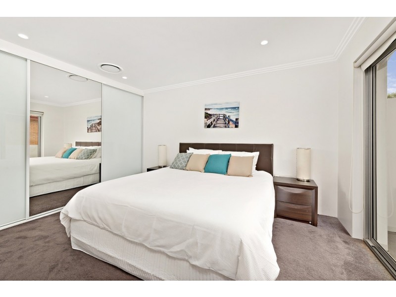 1/10 Thorncraft Parade, Campsie NSW 2194