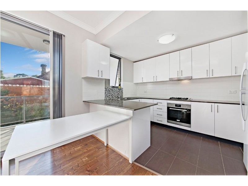6/1-3 Bligh St (border BURWOOD), Burwood Heights NSW 2136