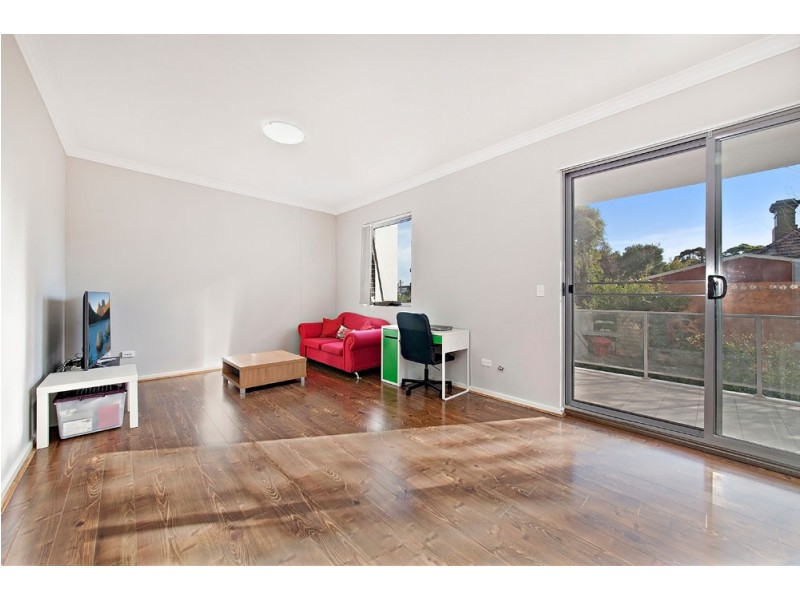 6/1-3 Bligh St (border BURWOOD), Burwood Heights NSW 2136