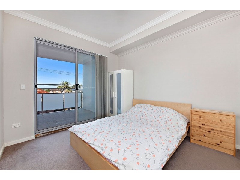 6/1-3 Bligh St (border BURWOOD), Burwood Heights NSW 2136