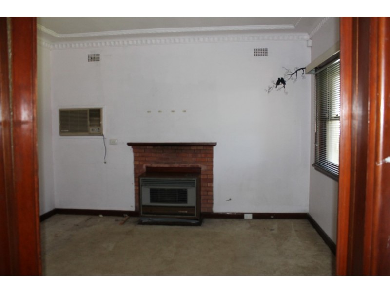 98 Benaroon road, Belmore NSW 2192