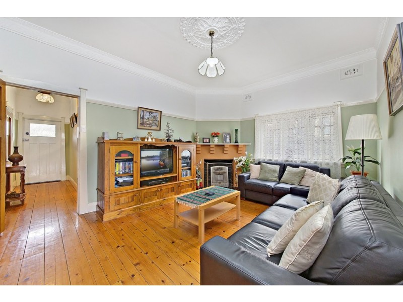 36 Hillcrest Avenue, Strathfield South NSW 2136