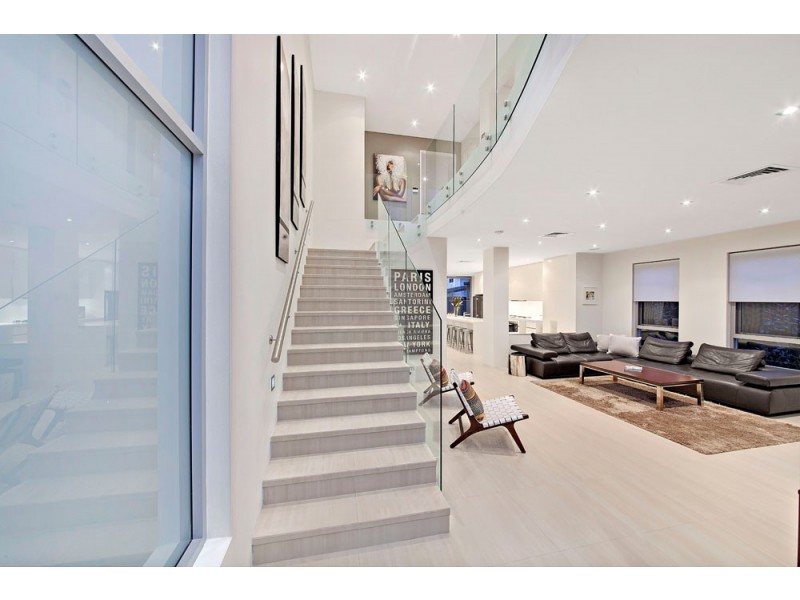 4 Lyminge Road, Croydon Park NSW 2133