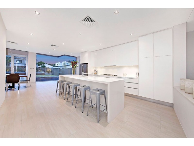 4 Lyminge Road, Croydon Park NSW 2133