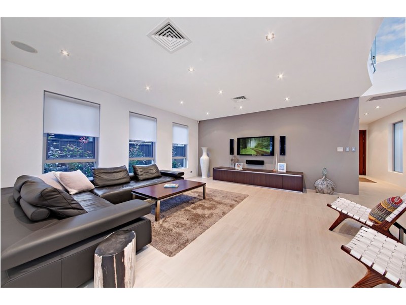 4 Lyminge Road, Croydon Park NSW 2133