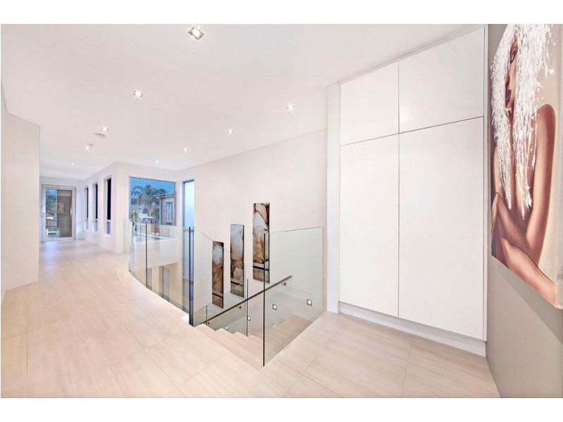 4 Lyminge Road, Croydon Park NSW 2133