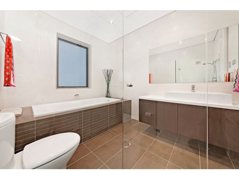 4 Lyminge Road, Croydon Park NSW 2133