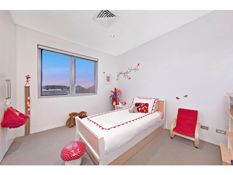 4 Lyminge Road, Croydon Park NSW 2133