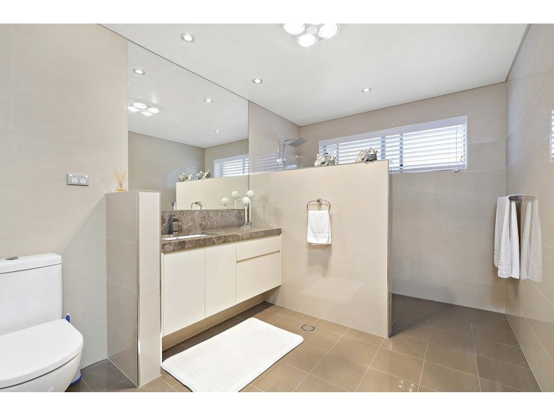 4 Lindsay Street, Campsie NSW 2194