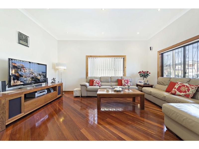 4 Lindsay Street, Campsie NSW 2194