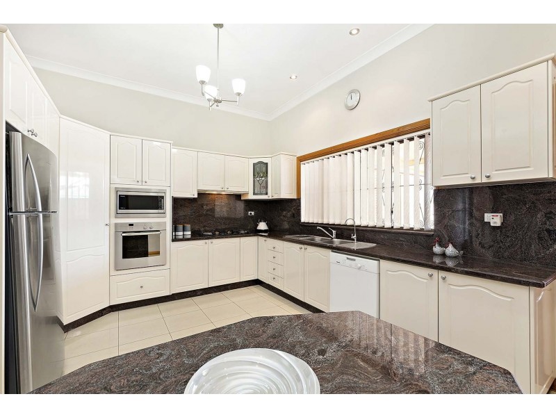 4 Lindsay Street, Campsie NSW 2194