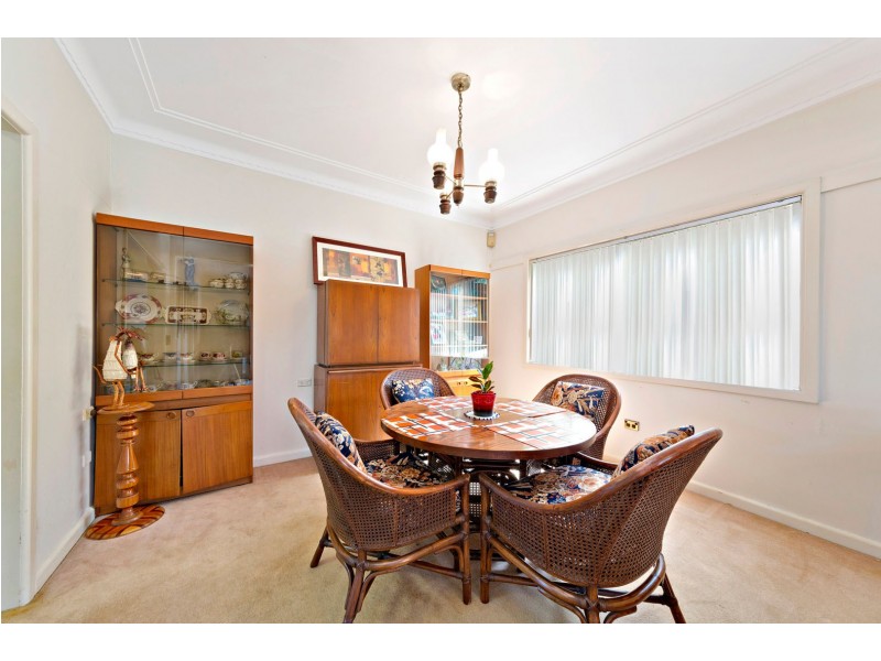 186 Juno Parade, Greenacre NSW 2190