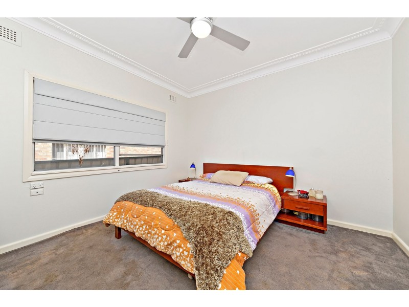 186 Juno Parade, Greenacre NSW 2190