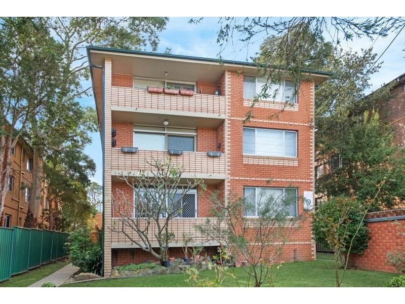 2/15 Loftus Street, Ashfield NSW 2131