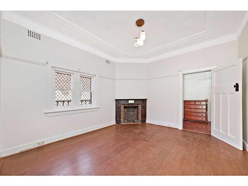 20 Hugh Street, Ashfield NSW 2131
