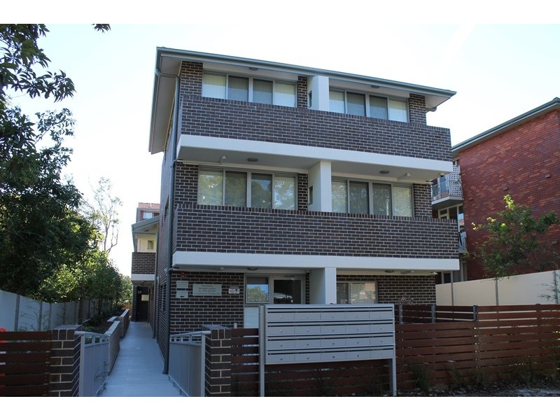 2/12 The Avenue, Ashfield NSW 2131