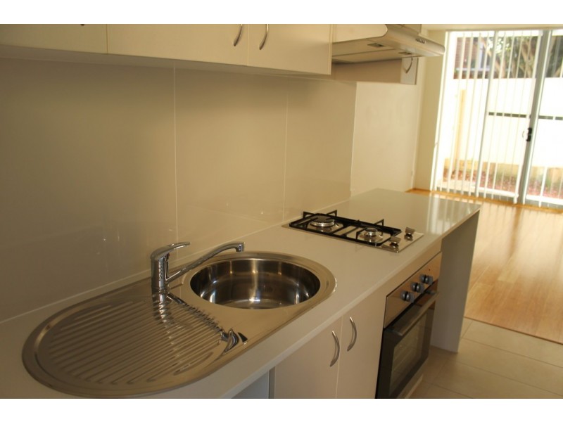 2/12 The Avenue, Ashfield NSW 2131