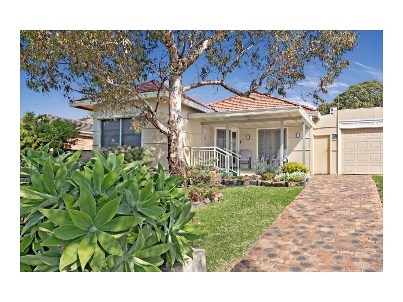 186 Juno Parade, Greenacre NSW 2190