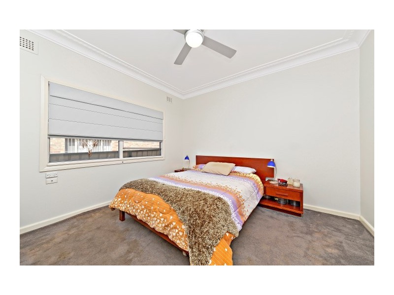 186 Juno Parade, Greenacre NSW 2190