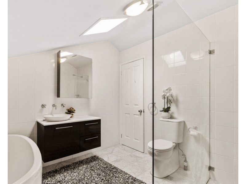 2 Earle Avenue, Ashfield NSW 2131