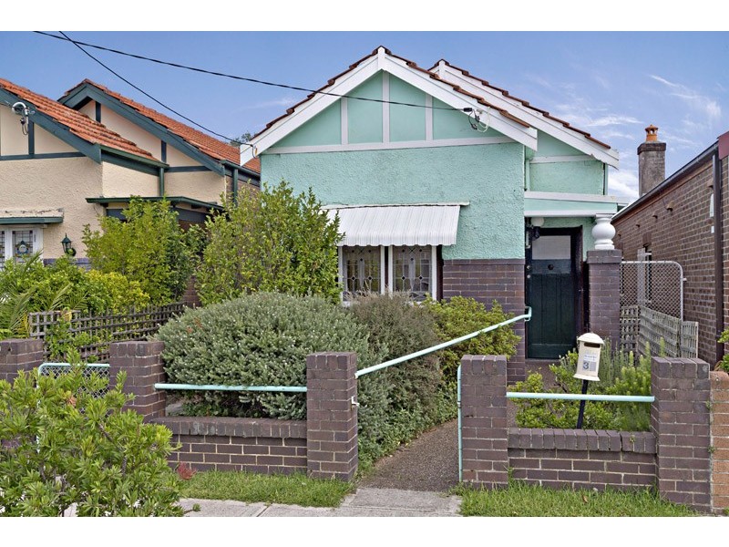 35 Clissold Parade, Campsie NSW 2194