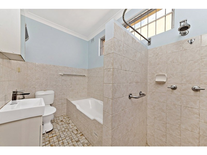 35 Clissold Parade, Campsie NSW 2194