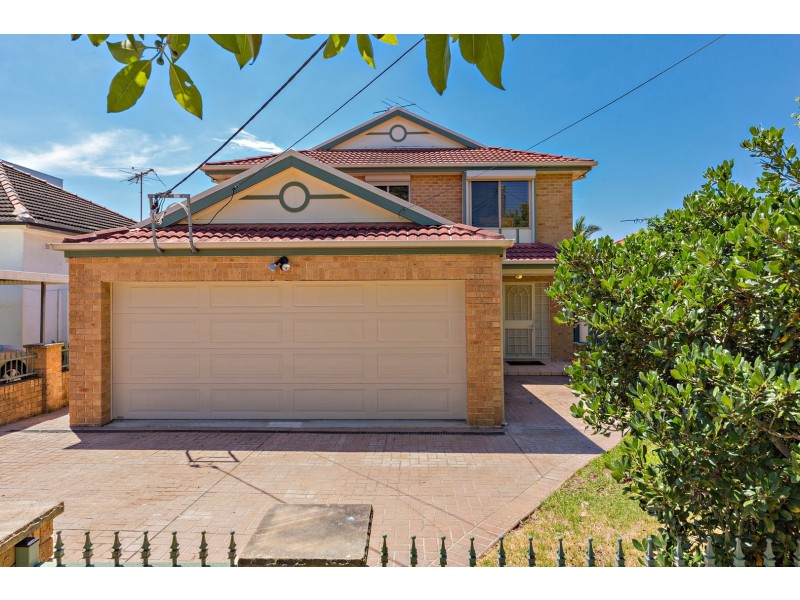 11 Abel Street, Greenacre NSW 2190