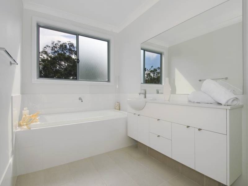 140 Jetty Point Drive, Murrays Beach NSW 2281