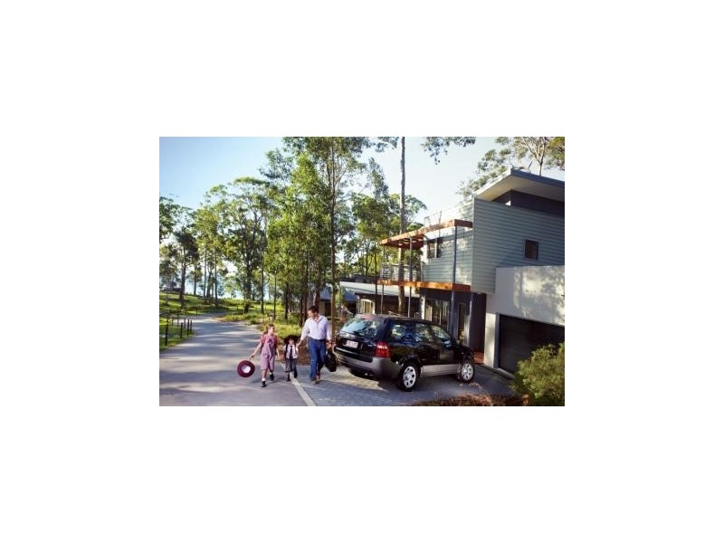 * Stern Court, Murrays Beach NSW 2281