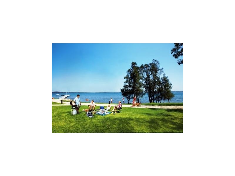 * Apple Gum Way, Murrays Beach NSW 2281