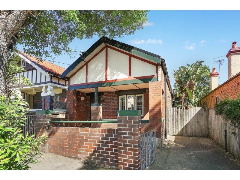 19 Brown Street, St Peters NSW 2044