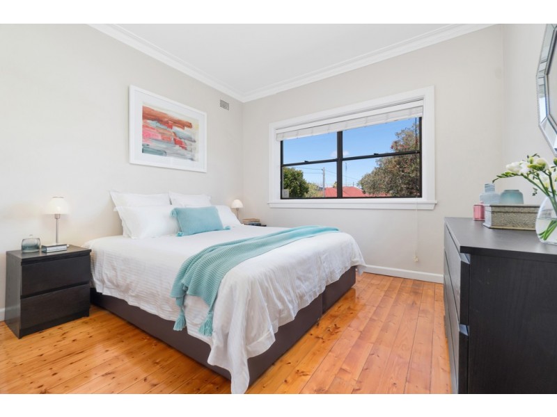 32 HOLLOWAY STREET, Pagewood NSW 2035