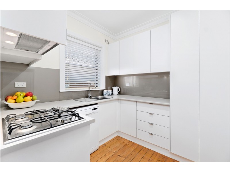 32 HOLLOWAY STREET, Pagewood NSW 2035