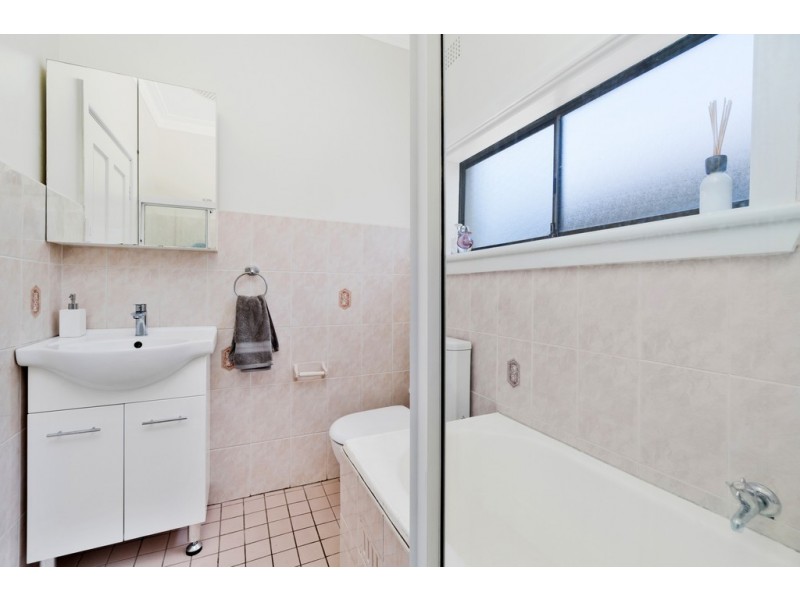 32 HOLLOWAY STREET, Pagewood NSW 2035