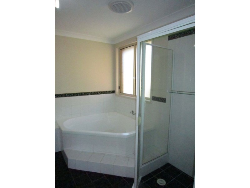 19 Lasseter Avenue, Chifley NSW 2036